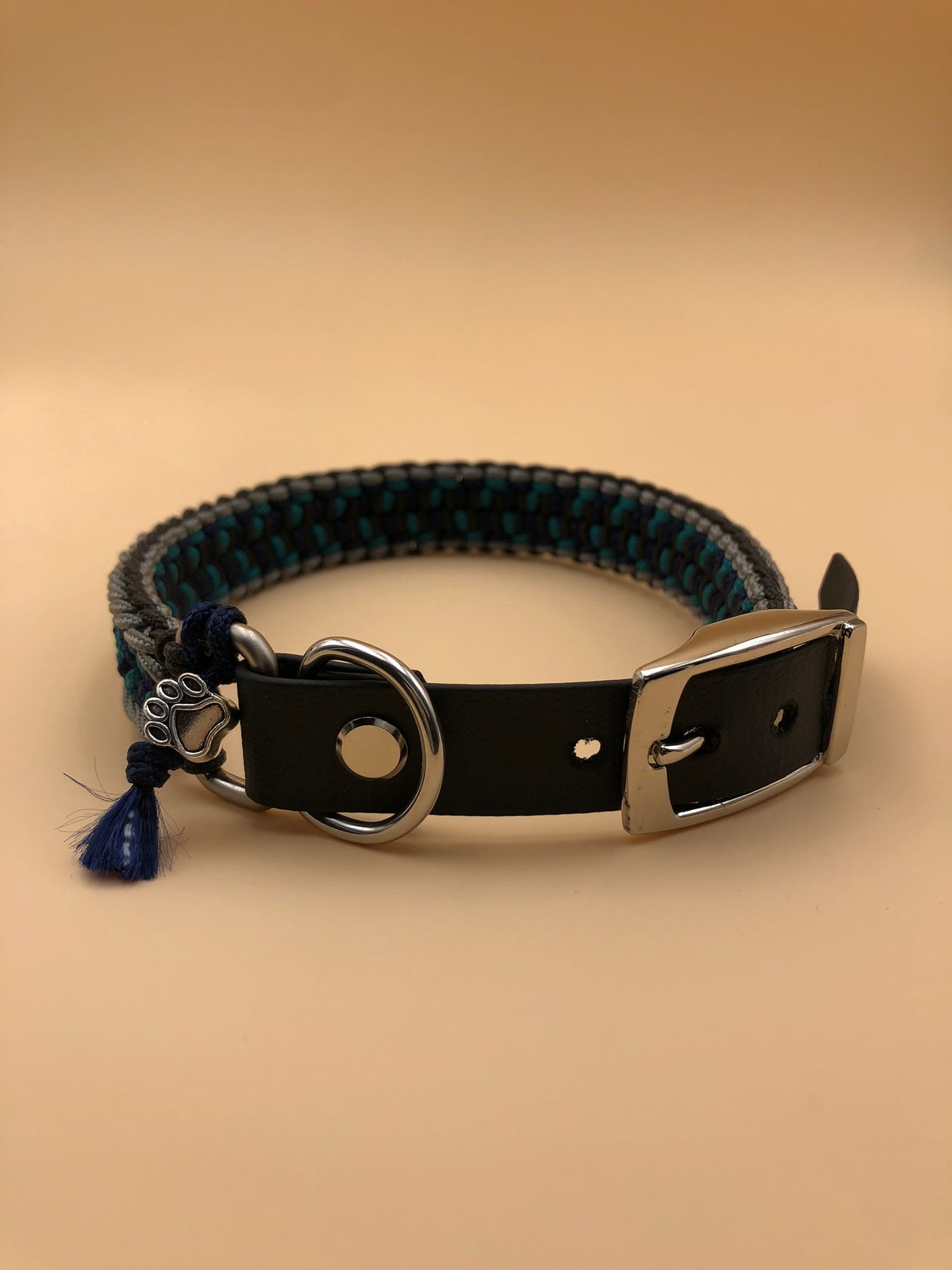 Hundehalsband Paracord mit Biothane-Verschluss – Schmal & Leicht