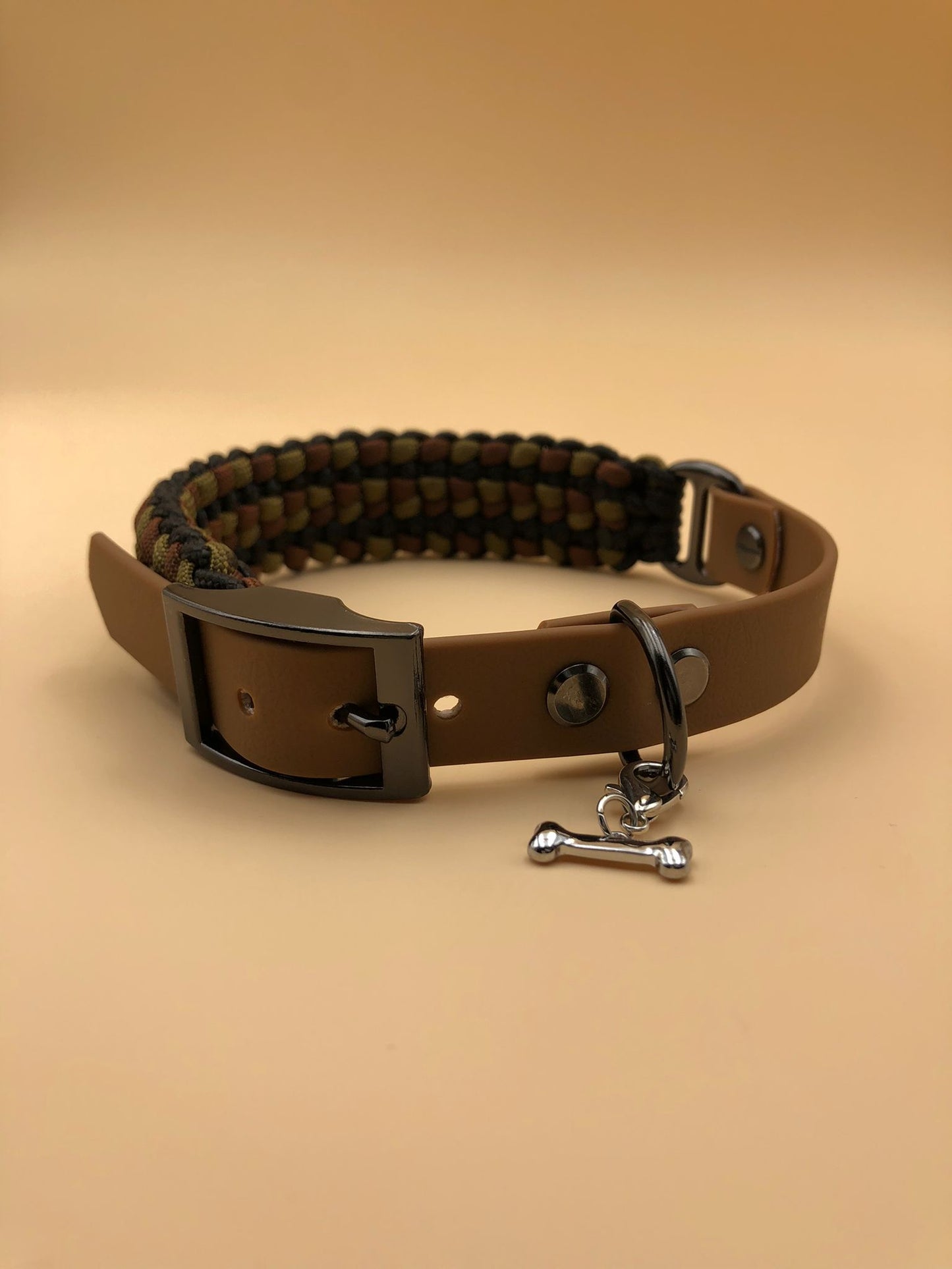Hundehalsband Paracord mit Biothane-Verschluss für Tracker
