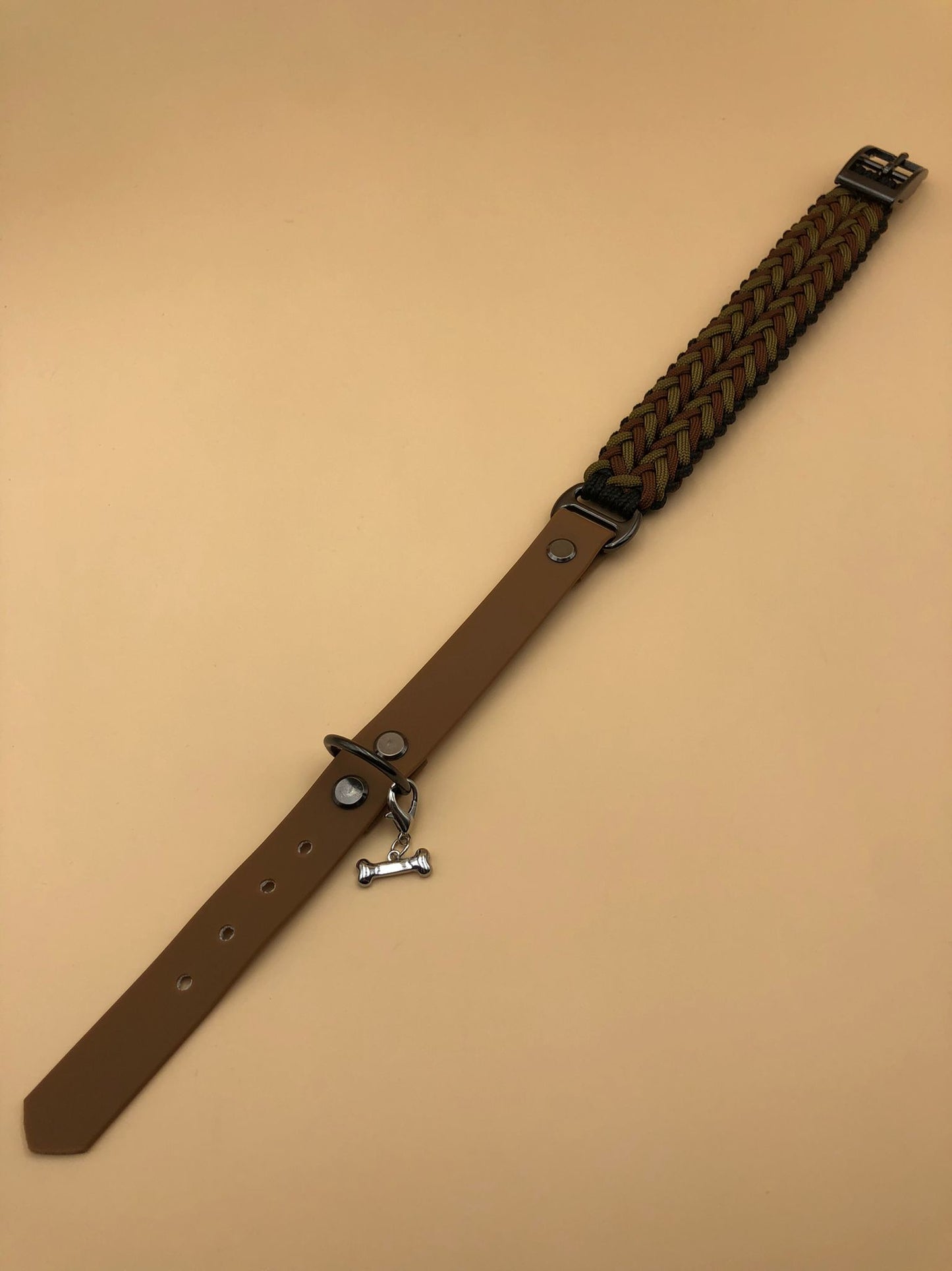 Hundehalsband Paracord mit Biothane-Verschluss für Tracker