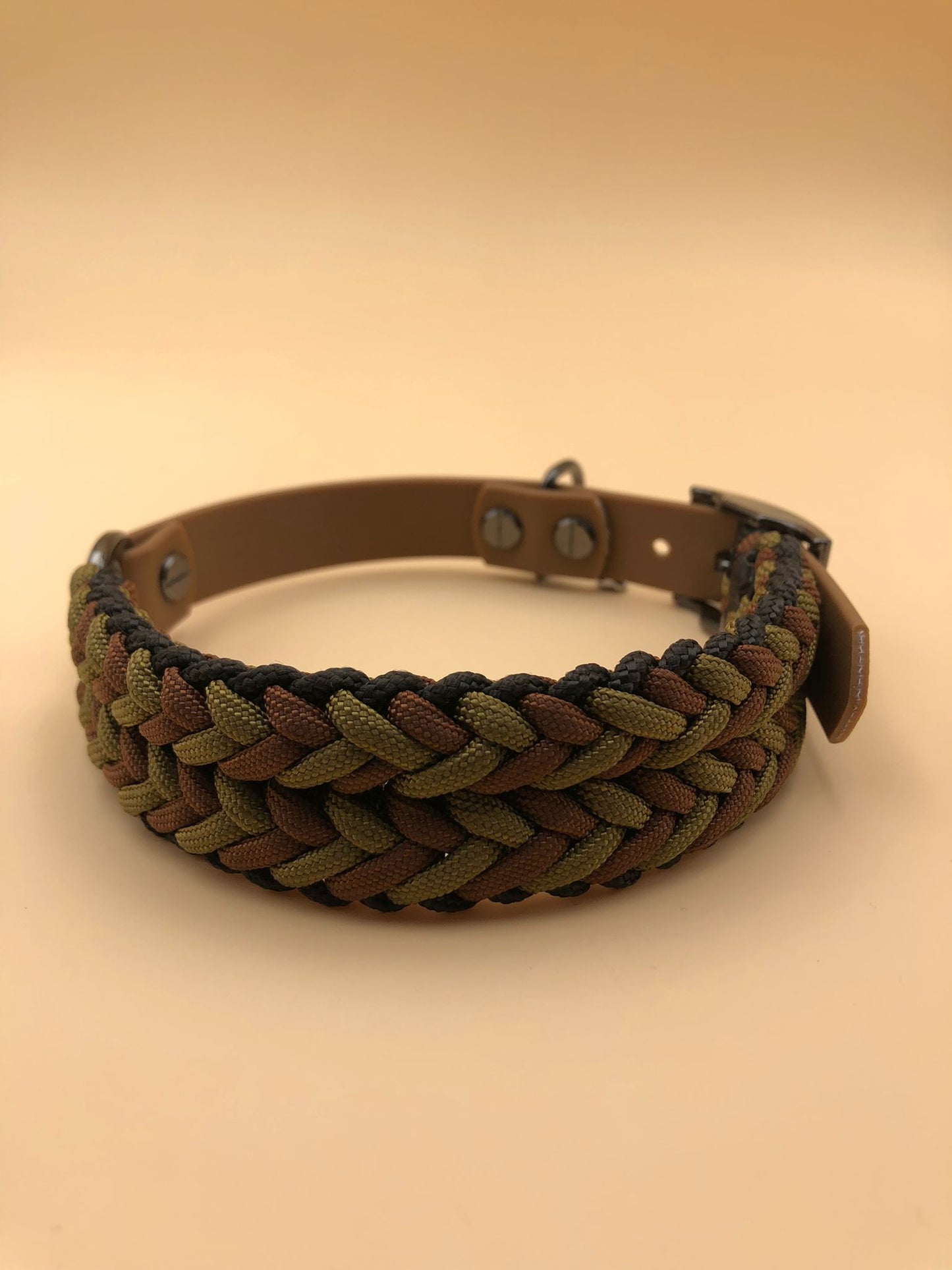 Hundehalsband Paracord mit Biothane-Verschluss für Tracker
